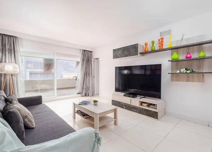 - Edificio Tembo, Puerto Banus, 2br, Parking & Pool * Marbella