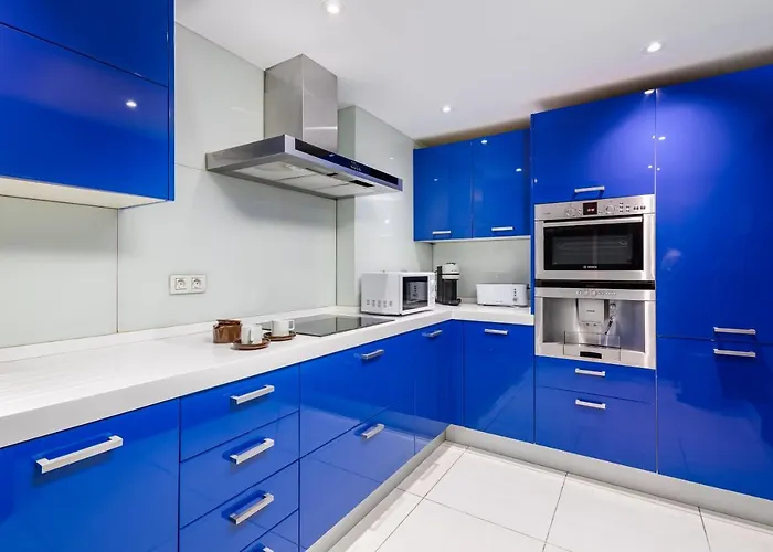 - Edificio Tembo, Puerto Banus, 2br, Parking & Pool Apartament *