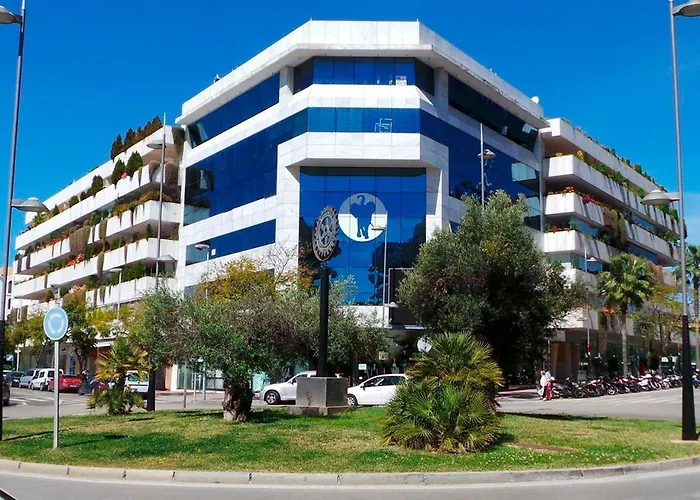 - Edificio Tembo, Puerto Banus, 2br, Parking & Pool *