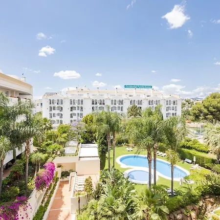 Puerto Banús, Edificio Tembo, 2 bedroom apartment, parking&pool Apartamento