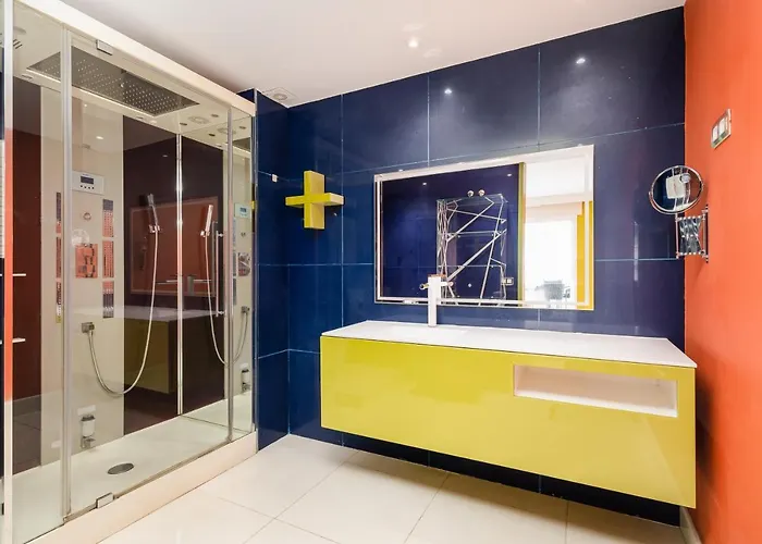 Apartmán - Edificio Tembo, Puerto Banus, 2br, Parking & Pool *