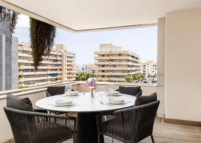 - Edificio Tembo, Puerto Banus, 2br, Parking & Pool Apartament Marbella