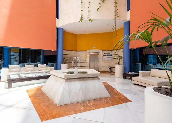 - Edificio Tembo, Puerto Banus, 2br, Parking & Pool Marbella