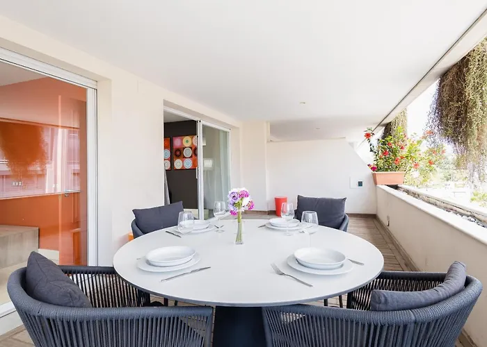 - Edificio Tembo, Puerto Banus, 2br, Parking & Pool *